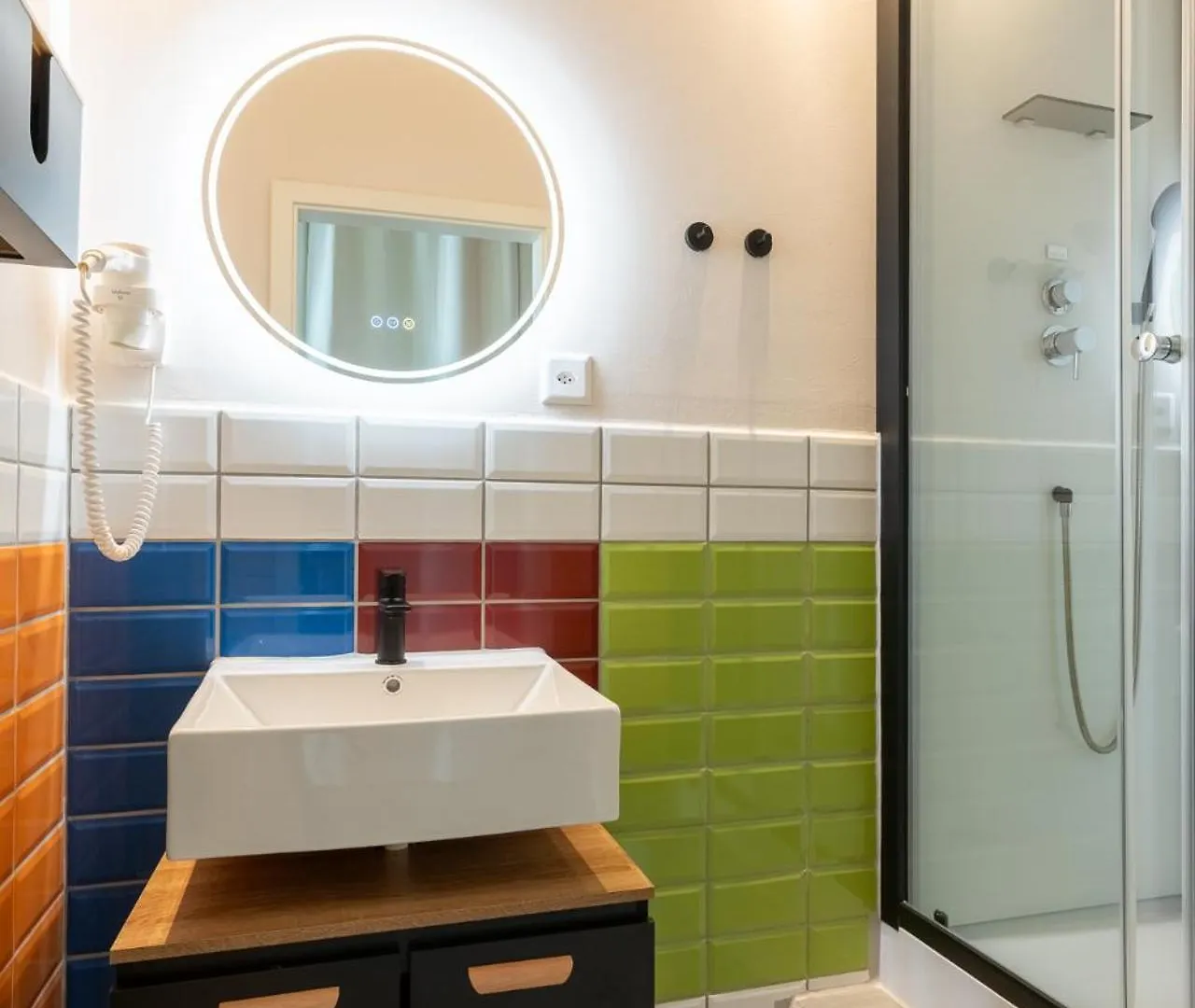 Mue Cubes - Capsule Hotel Basel