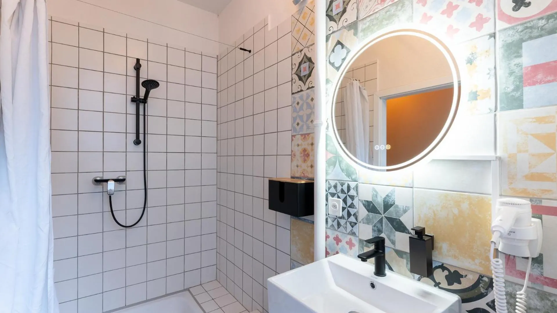 Mue Cubes - Capsule Hotel Basel